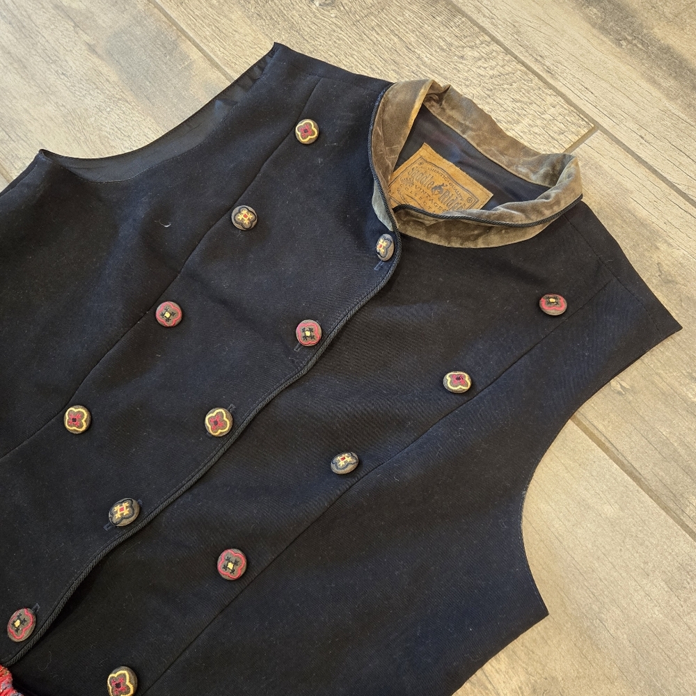 Saddle Ridge Womens Vest/Skirt Set - Picture 3 of 12
